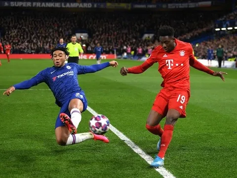 'Nhìn cầu thủ Bayern đó, bạn có thể nghĩ về Arnold tại Liverpool'