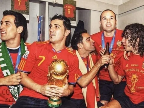 Nhìn lại đội hình Barcelona lên ngôi vô địch World Cup năm 2010