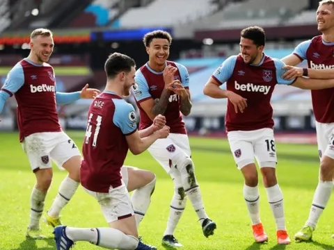 Nhìn Lingard, "phù thủy lãng quên" cũng hãy rời Man Utd