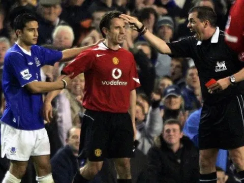 Nhìn Rashford, Gary Neville nhớ về mình khi là cầu thủ