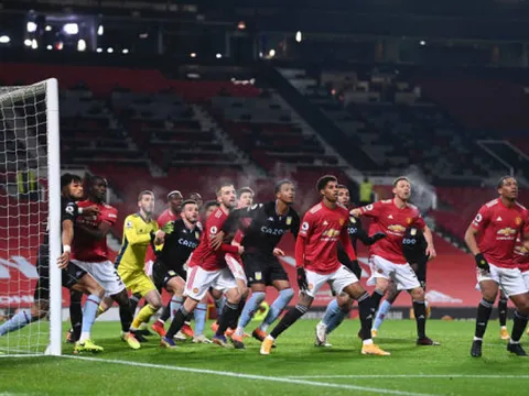 Nhìn vào Ibra, quá rõ sao Man Utd phải chịu bất công khi đụng 'võ sĩ giác đấu'