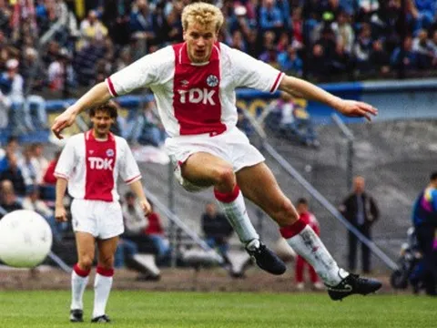 Những bàn thắng đẹp nhất của Dennis Bergkamp cho Ajax