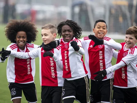 Những bức ảnh đẹp về các màu da trong bóng đá