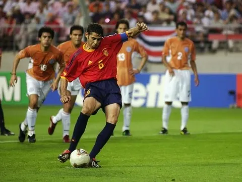 Những hậu vệ ghi bàn 'bá đạo' nhất: Ramos chỉ xếp thứ 6