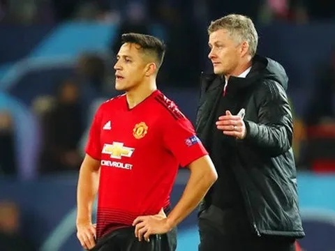 Những ngôi sao đang trong hoàn cảnh đi không được mà ở cũng chẳng xong