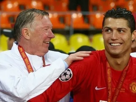 Những tình huống Sir Alex và Ronaldo thể hiện tình cảm như cha con