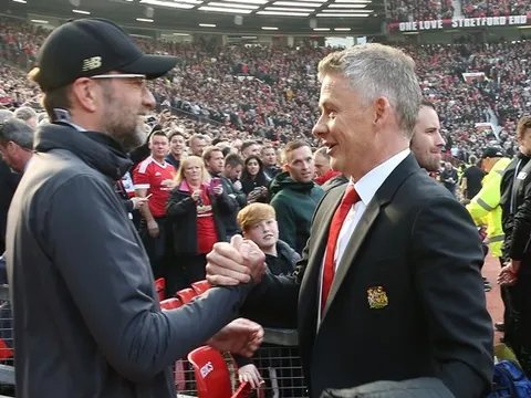 "Thần may mắn" của Man Utd điều khiển trận đại chiến tại Liverpool