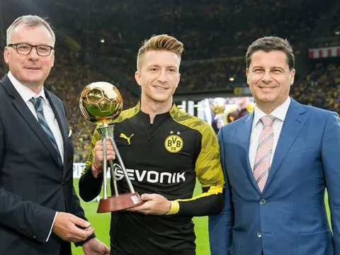 Niềm vui nhân đôi của Reus trong ngày vô địch siêu cúp Đức