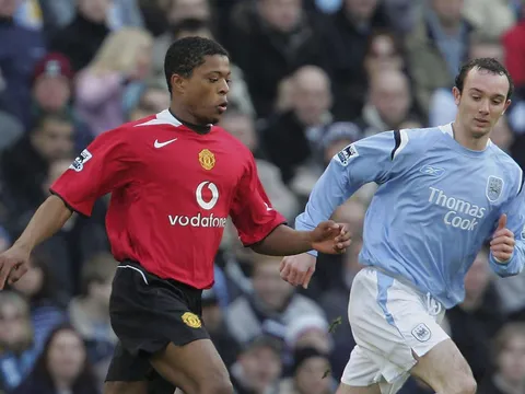 "Đại diện xin lỗi vì đưa tôi tới Man Utd và bảo tôi khó thành công"