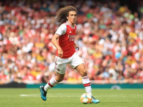 Guendouzi: "Emery nói với tôi 1 câu về năm nay"