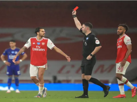 Nketiah hóa tội đồ, Arsenal thoát chết trong gang tấc