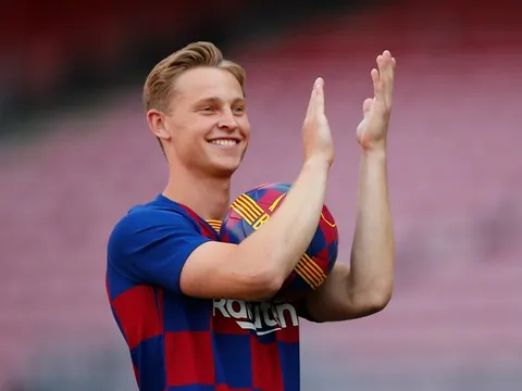 Real thị uy sức mạnh khủng khiếp, còn Barca đang làm gì trên TTCN?