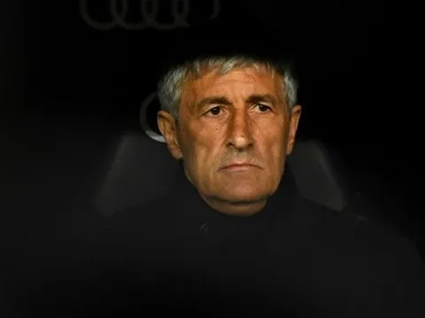 Nội bộ lủng củng, HLV Barca lên tiếng phản pháo Pique