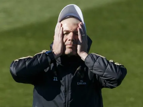 "Noi gương" sao Barca, trò cưng Zidane "say bye" siêu kinh điển