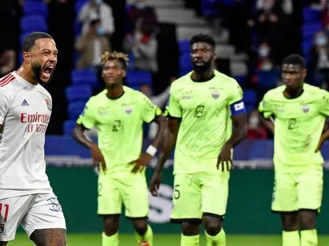 'Nỗi tiếc nuối của M.U' lập hat-trick ngay trận mở màn mùa giải