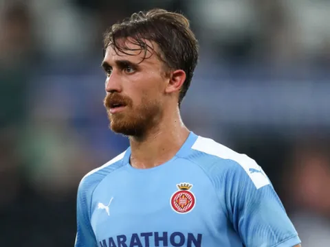 27 tuổi, trung vệ lò La Masia rơi vào cảnh thất nghiệp