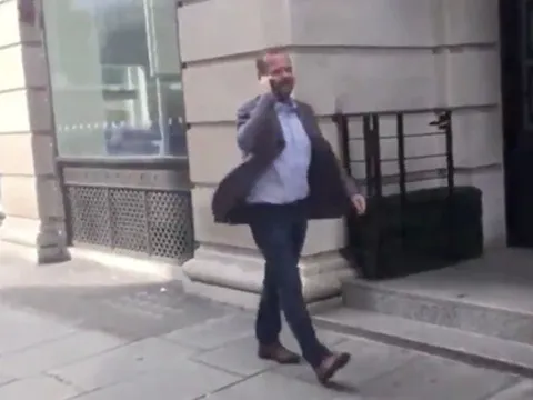 NÓNG! Ed Woodward lộ mặt, giúp Man Utd thâu tóm 'bom tấn trong mơ'