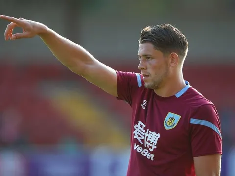 HLV xác nhận, Maguire sắp ra mắt Man United