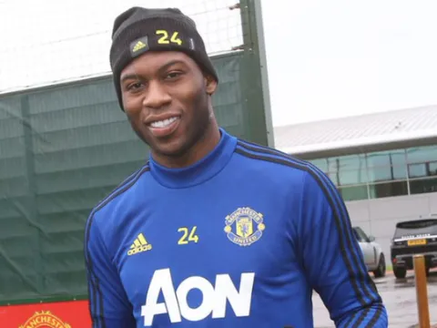 NÓNG! Man Utd đón "tân binh", cỗ máy chạy cánh phải