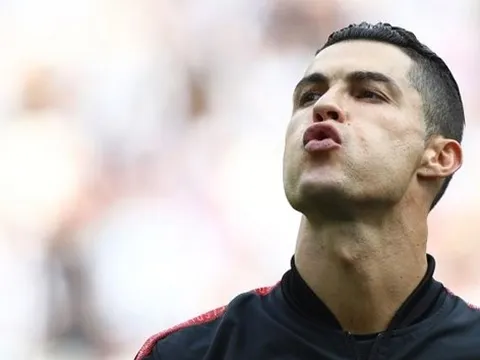 NÓNG: Ronaldo ấn định thời điểm treo giày