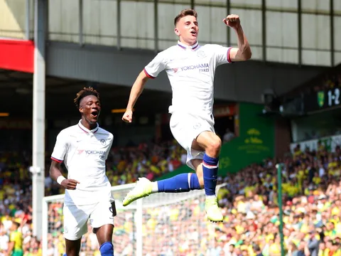 'Bộ đôi Championship' của Chelsea phá kỷ lục 27 năm của Premier League