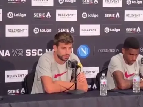 Nước Anh chú ý, Pique xác nhận một người muốn đi