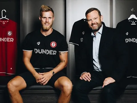 CHÍNH THỨC: Sao Chelsea 9 năm đá 4 trận có bến đỗ mới, hợp đồng kỷ lục