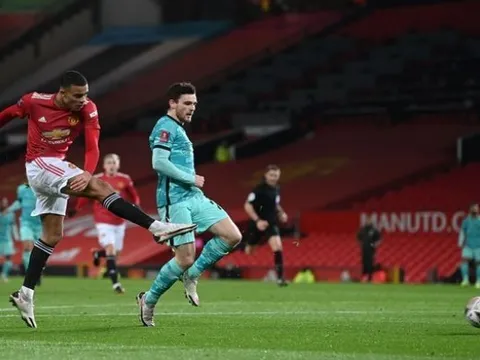 Old Trafford chứng kiến 2 "người tàng hình" trong trận Man Utd 3-2 Liverpool
