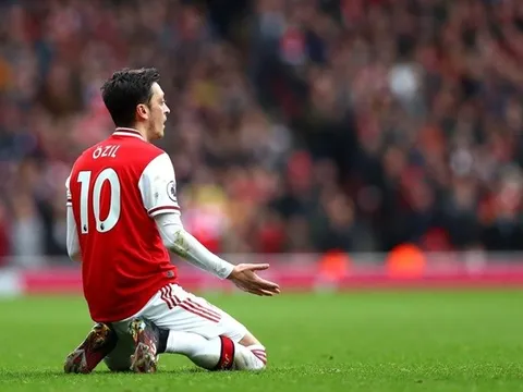 Ozil đã công khai tiết lộ số áo mới ở Fenerbahce?