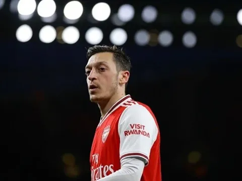 Thắng 3-0, Arteta nói lời thật lòng về Ozil