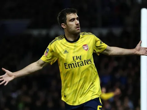 CHÍNH THỨC! Sau Ozil, Arsenal hủy hợp đồng với cái tên tiếp theo