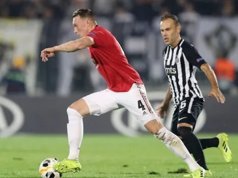 Rời Man Utd, Phil Jones tới bến đỗ mới ngay Hè này?