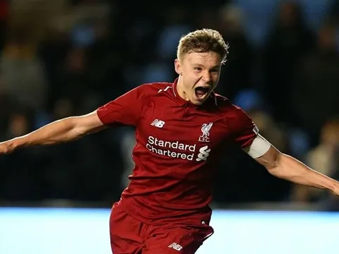 Tài năng trẻ 19 tuổi đem tin không thể vui hơn đến CĐV Liverpool