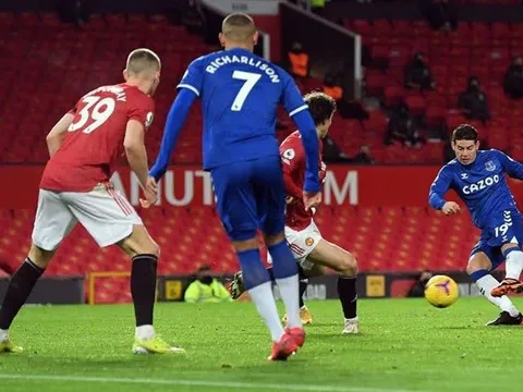 Vì khoảnh khắc này, Man Utd đã mất hết sự kiểm soát vào tay Everton