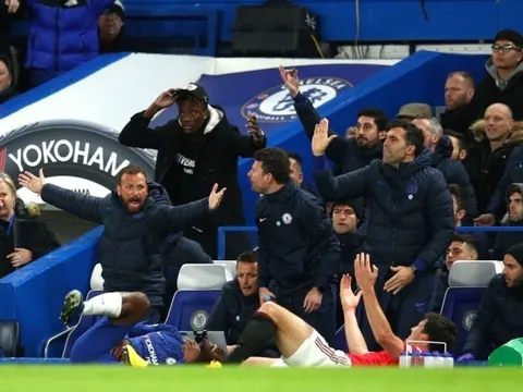 Scholes: "Nếu là Mourinho, M.U đã toang với Chelsea"
