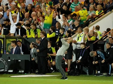 Pep Guardiola bất lực và những khoảnh khắc ấn tượng nhất vòng 5 Premier League