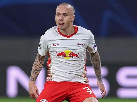 "Pep Guardiola đã vùi chôn tôi tại Man City"