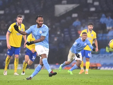 Pep Guardiola lý giải việc Sterling thực hiện quả 11m trận gặp Brighton