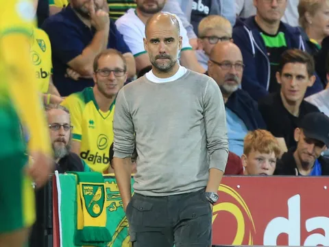 City liên tục mất người, CĐV Arsenal: 'Vì Chúa, trao luôn cúp cho Liverpool đi'