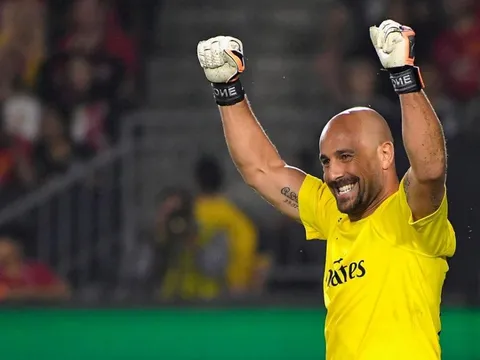 Pepe Reina nói về sự khủng khiếp khi chiến đấu với COVID-19