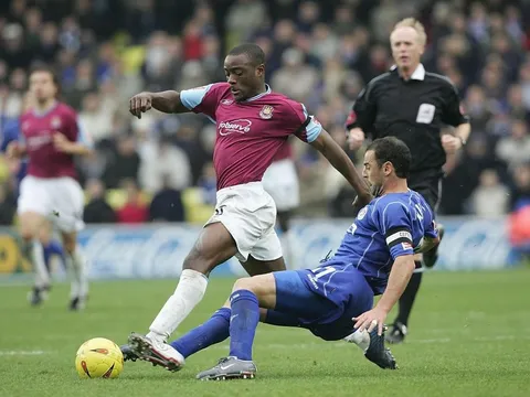 Peter Crouch: "Đó là cầu thủ duy nhất khiến tôi sợ hãi"