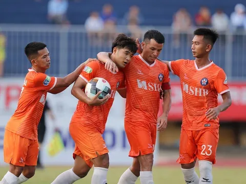 Phá lưới Huế, Hà Đức Chinh vẫn khiến HLV Huỳnh Đức "buồn" lòng