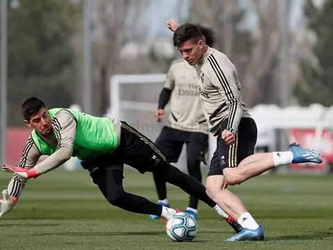 Phản ứng của Courtois trước tin đồn bị thay thế bởi De Gea
