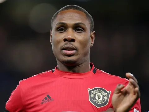 Phớt lờ Ighalo, Van Persie tuyên bố M.U cần mua 'kẻ hủy diệt' sống bằng cách ghi bàn