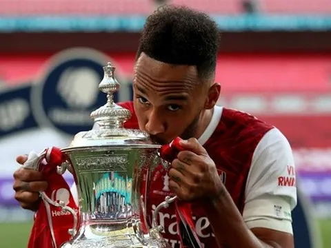 Martin Keown: "Không ai được quyền lớn hơn CLB như Ozil đã thể hiện"