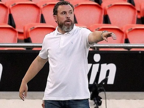 HLV Sergio: "Setien lúc nào chả cố hạ thấp chúng tôi"