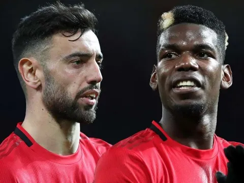 Pogba ở lại Man United, ai cũng vui, trừ một người