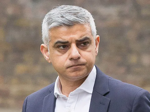 Premier League sắp trở lại, Thị trưởng London nói thẳng điều "không thể"