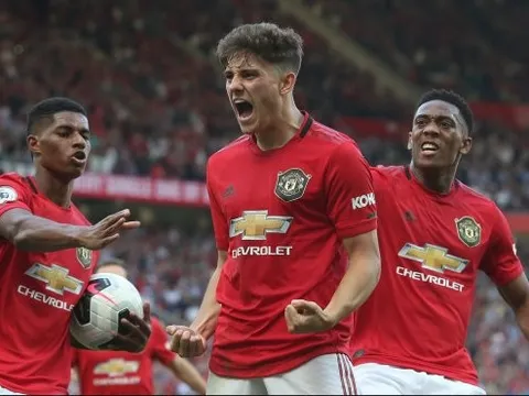 Vì sao Man Utd, chuyên gia bất bình: Cậu ấy cần được xin lỗi