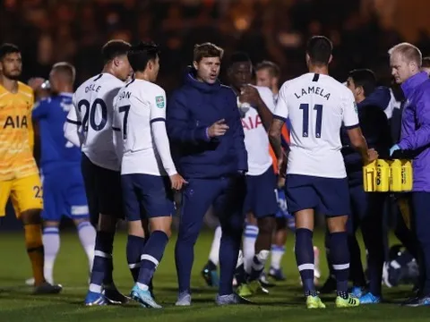 Thua sốc đội League Two, HLV Pochettino cạn lời